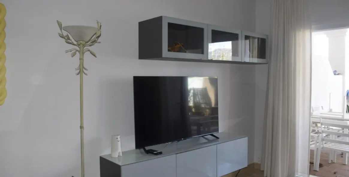 Sale of ground floor apartment in Nueva Andalucía 19