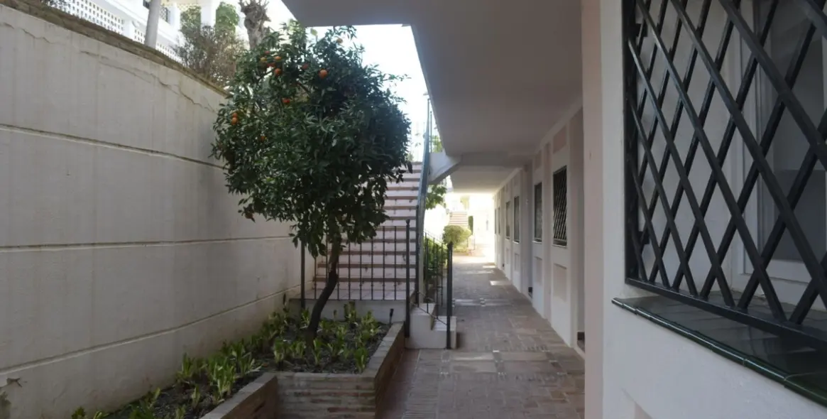 Sale of ground floor apartment in Nueva Andalucía 30