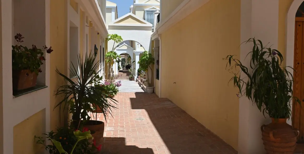 Sale of ground floor apartment in Nueva Andalucía 32