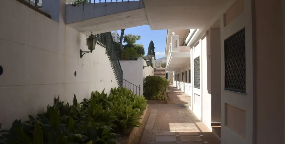 Sale of ground floor apartment in Nueva Andalucía 33
