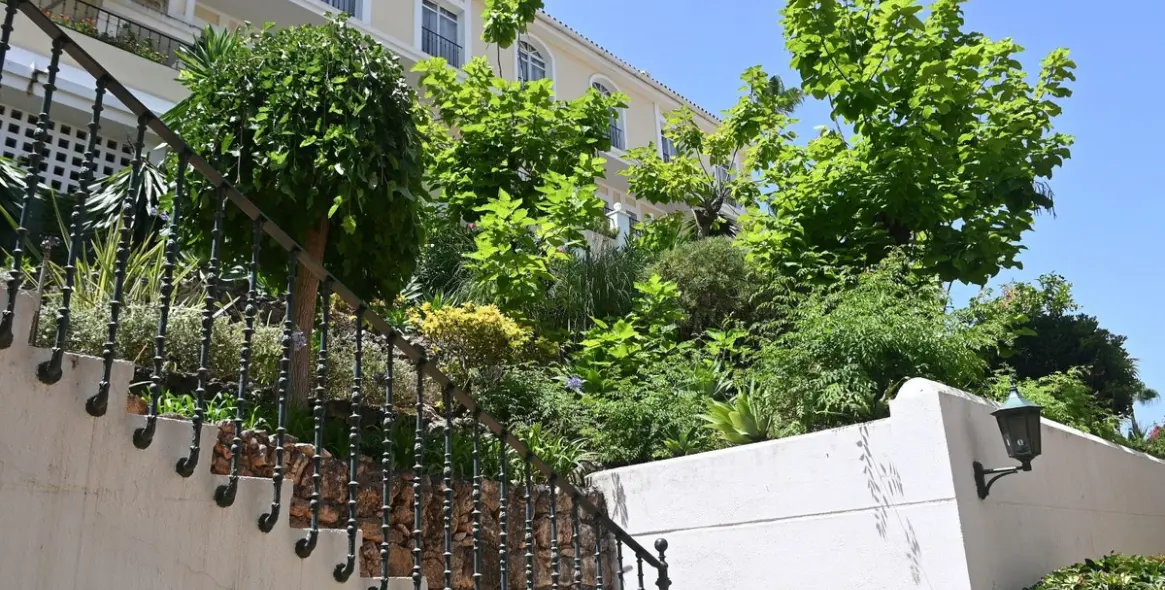 Sale of ground floor apartment in Nueva Andalucía 45