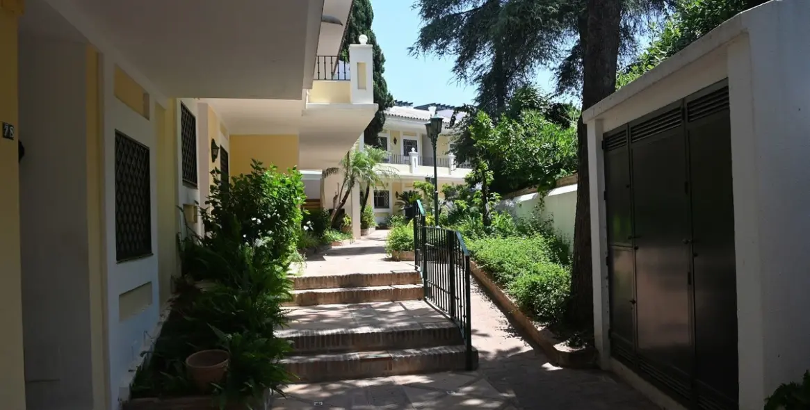 Sale of ground floor apartment in Nueva Andalucía 57