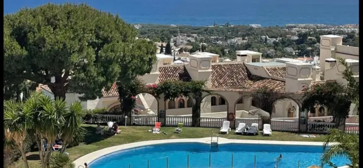 Venta de ático en Calahonda 0