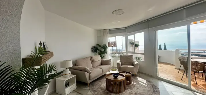 Venta de ático en Calahonda 1