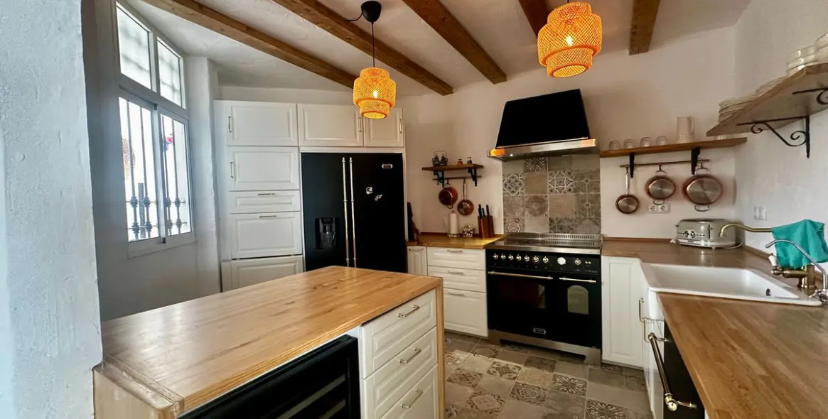 Sale of penthouse in Calahonda 4