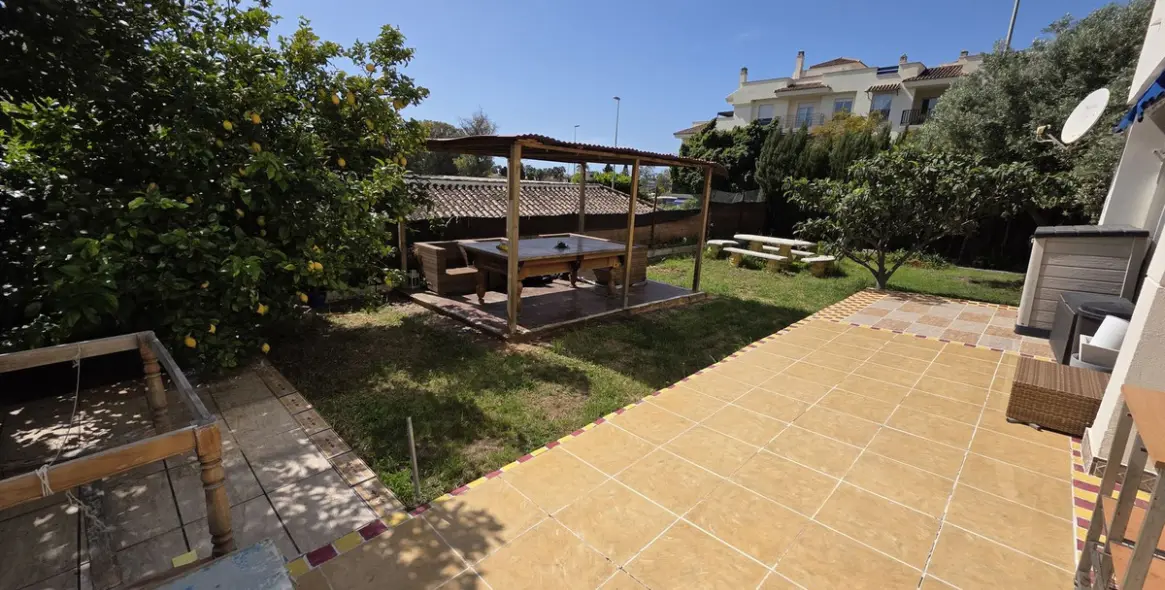 Sale of ground floor apartment in Nueva Andalucía 3