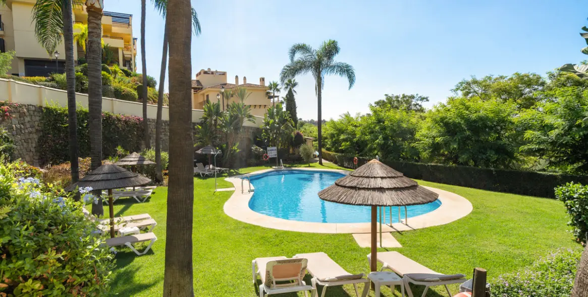 Продажа апартаментов на первом этаже в Los Arqueros 35