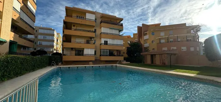 Продажа апартаментов на среднем этаже в Pedregalejo 0