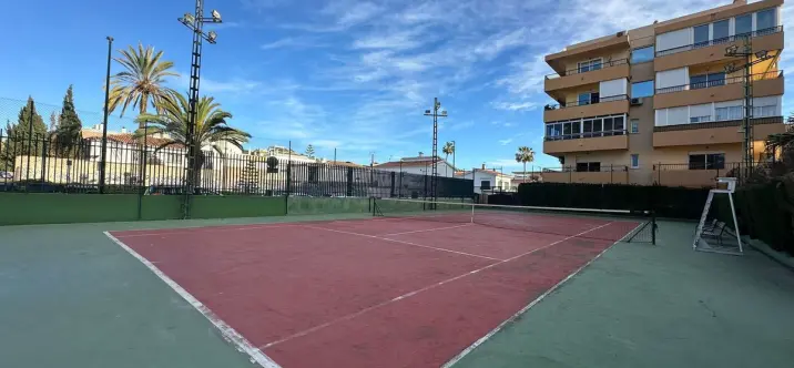 Продажа апартаментов на среднем этаже в Pedregalejo 1