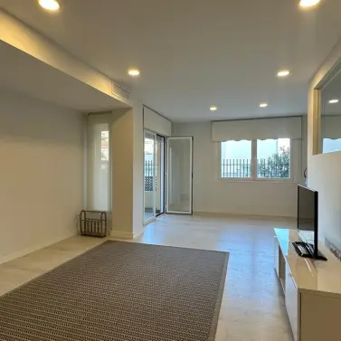 Продажа апартаментов на среднем этаже в Pedregalejo