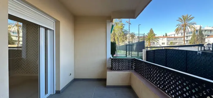 Продажа апартаментов на среднем этаже в Pedregalejo 4