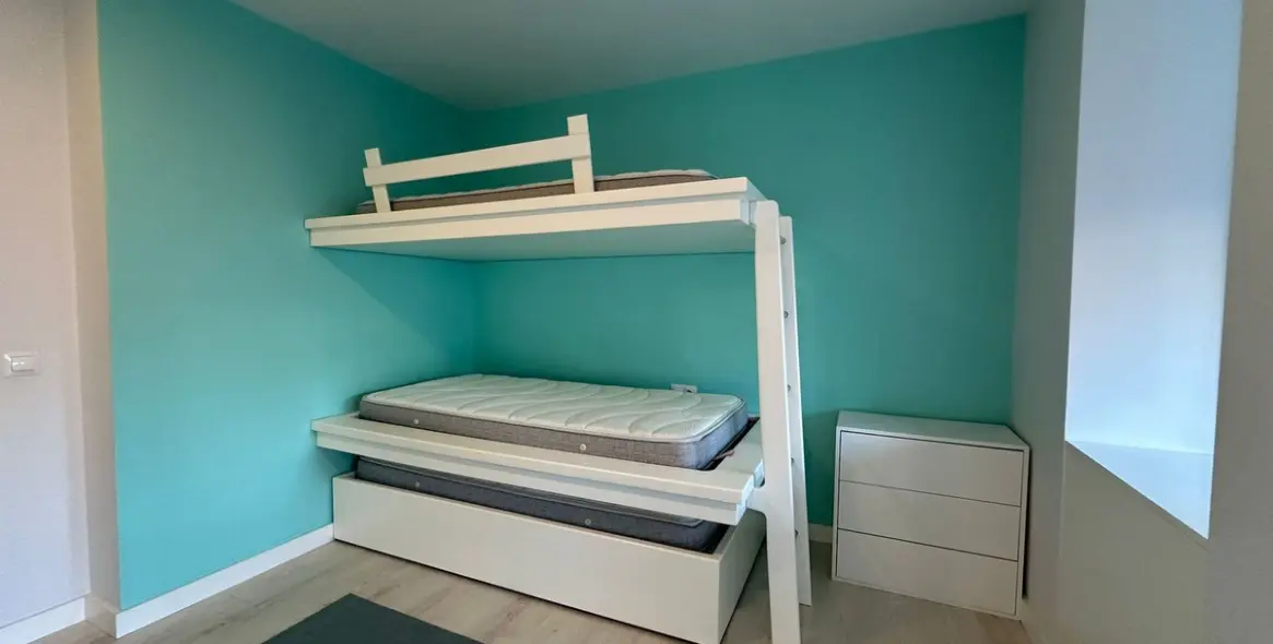 Sale of middle floor apartment in Pedregalejo 12