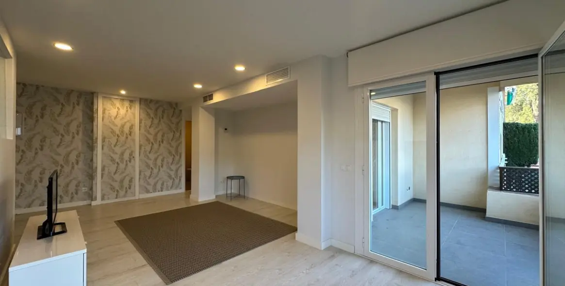 Sale of middle floor apartment in Pedregalejo 19