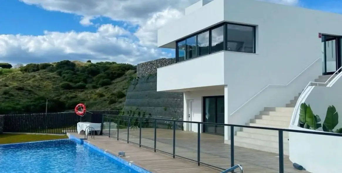 Продажа дома на две семьи в Riviera del Sol 1