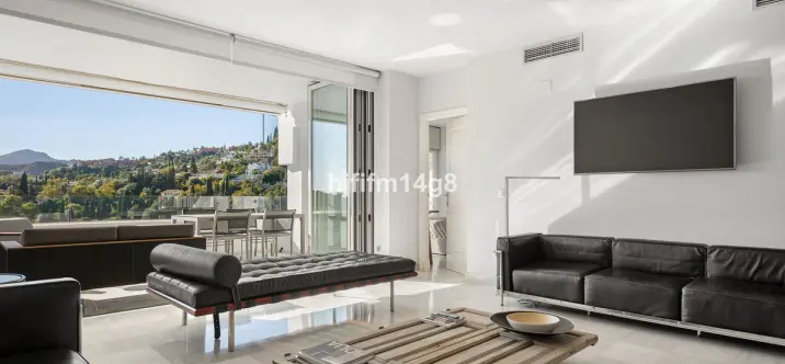 Sale of middle floor apartment in Benahavís 4