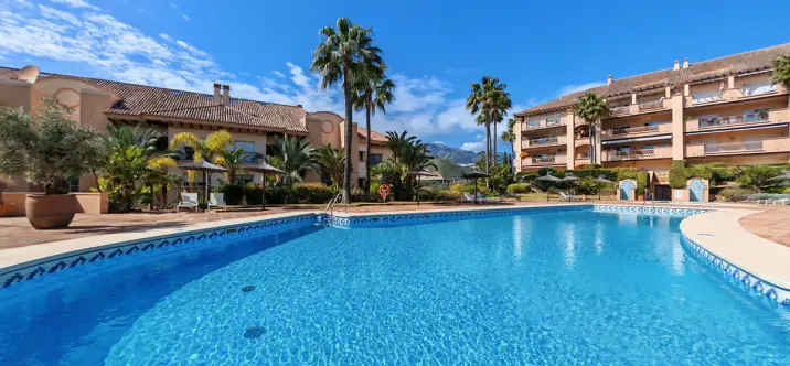 Продажа апартаментов на среднем этаже в Marbella 0