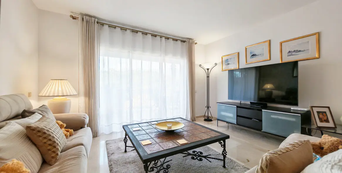 Продажа апартаментов на среднем этаже в Marbella 2