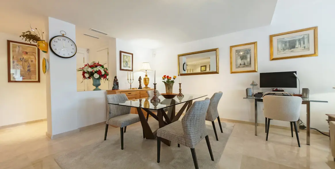 Продажа апартаментов на среднем этаже в Marbella 4