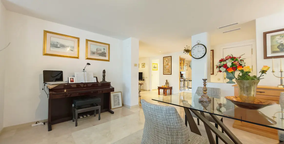 Продажа апартаментов на среднем этаже в Marbella 5