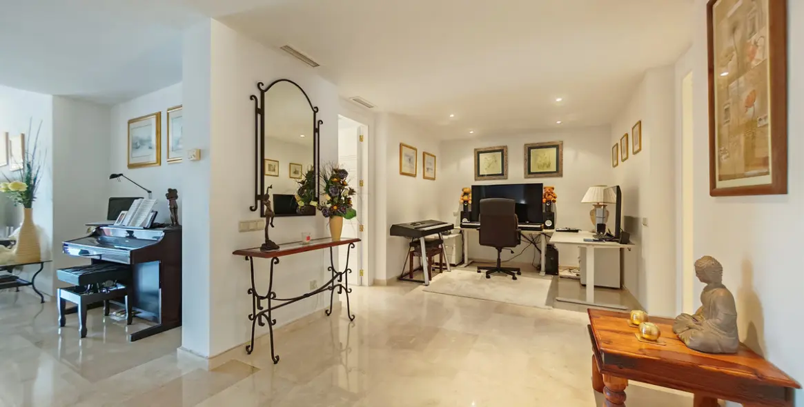 Продажа апартаментов на среднем этаже в Marbella 6