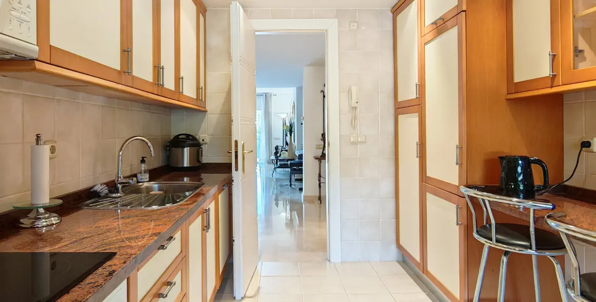 Продажа апартаментов на среднем этаже в Marbella 9