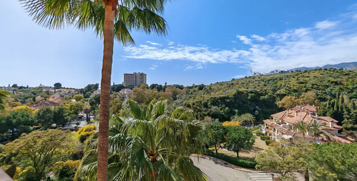 Продажа апартаментов на среднем этаже в Marbella 12