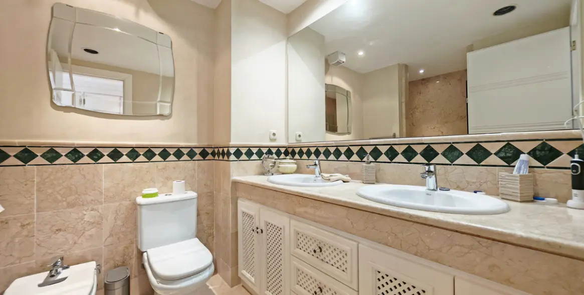 Продажа апартаментов на среднем этаже в Marbella 16