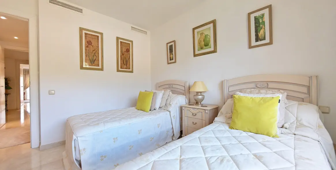 Продажа апартаментов на среднем этаже в Marbella 19