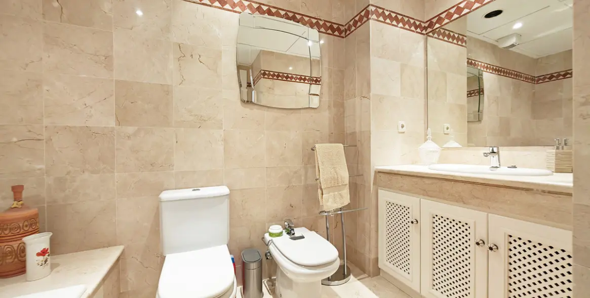 Продажа апартаментов на среднем этаже в Marbella 20