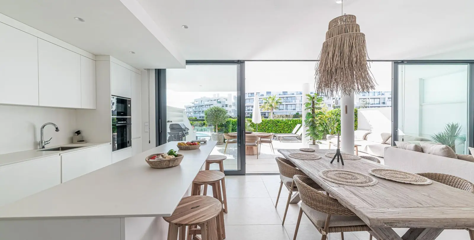 Venta de apartamento en planta baja en Higueron 1