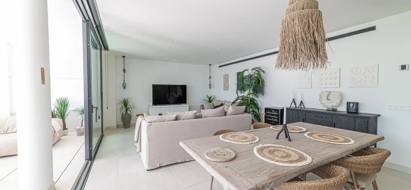 Sale of ground floor apartment in Higueron 1