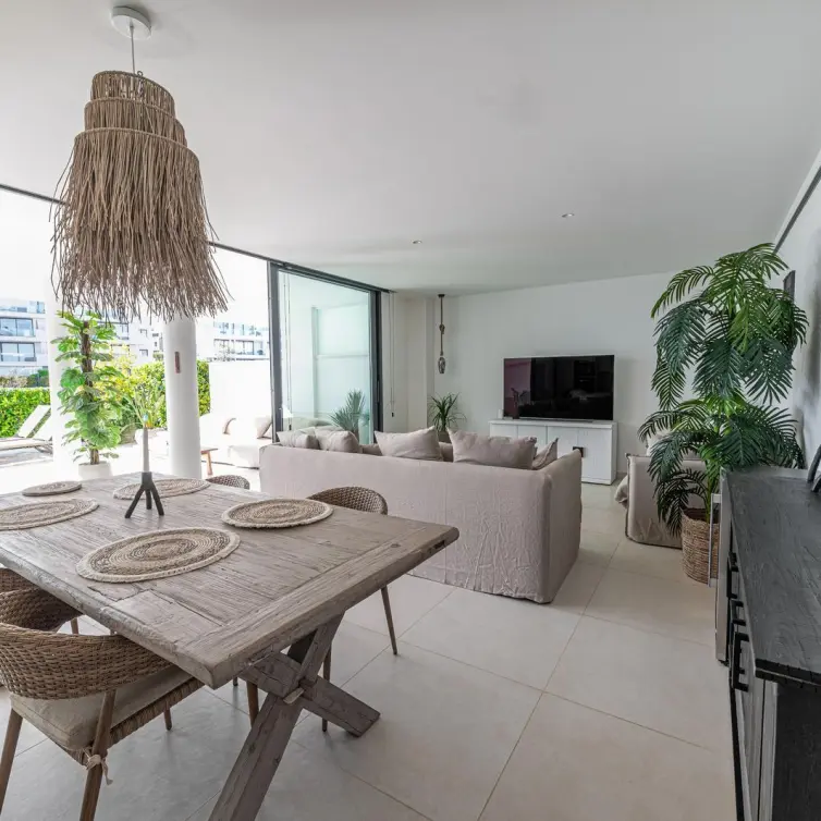 Sale of ground floor apartment in Higueron