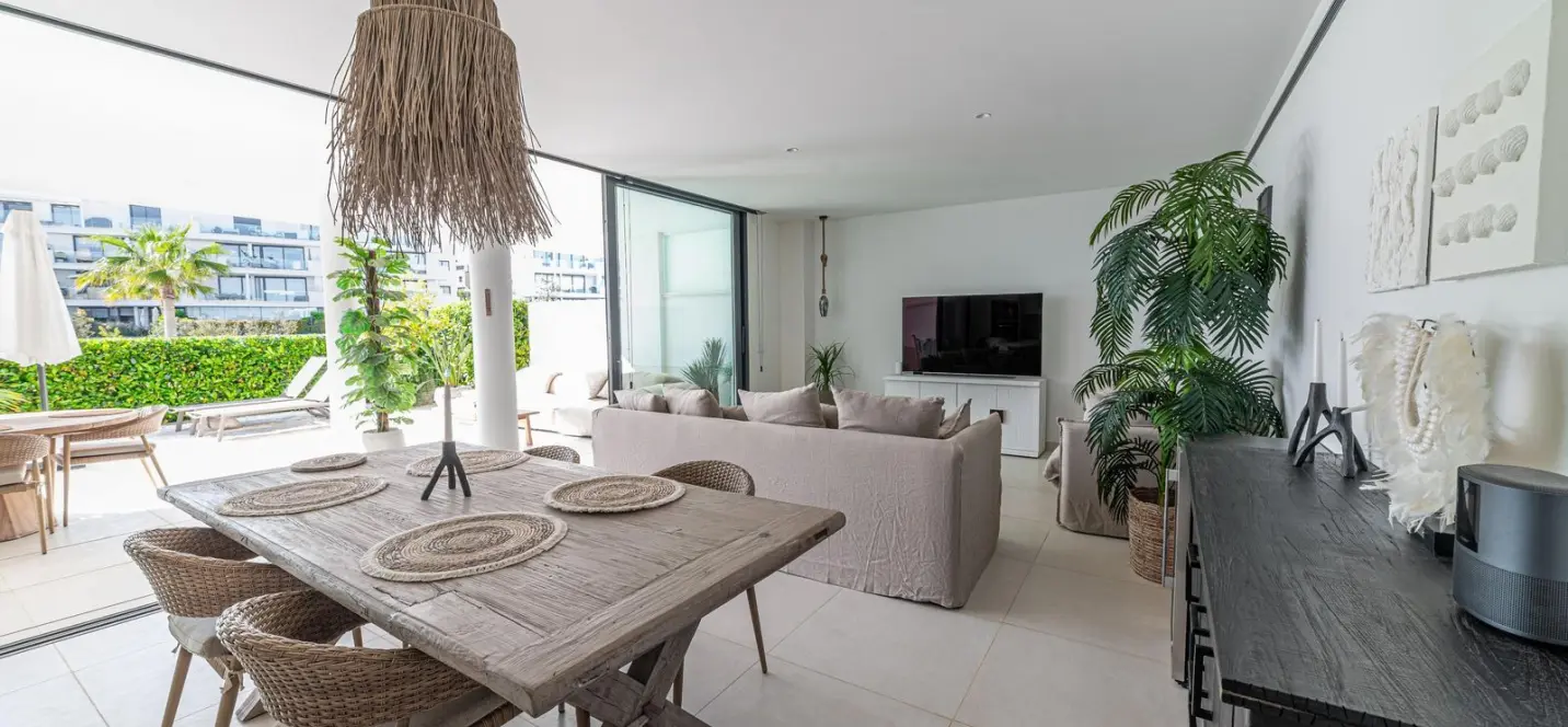 Sale of ground floor apartment in Higueron 3