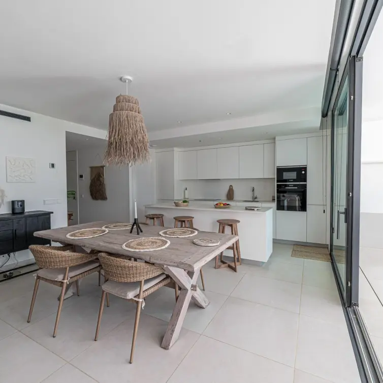 Sale of ground floor apartment in Higueron