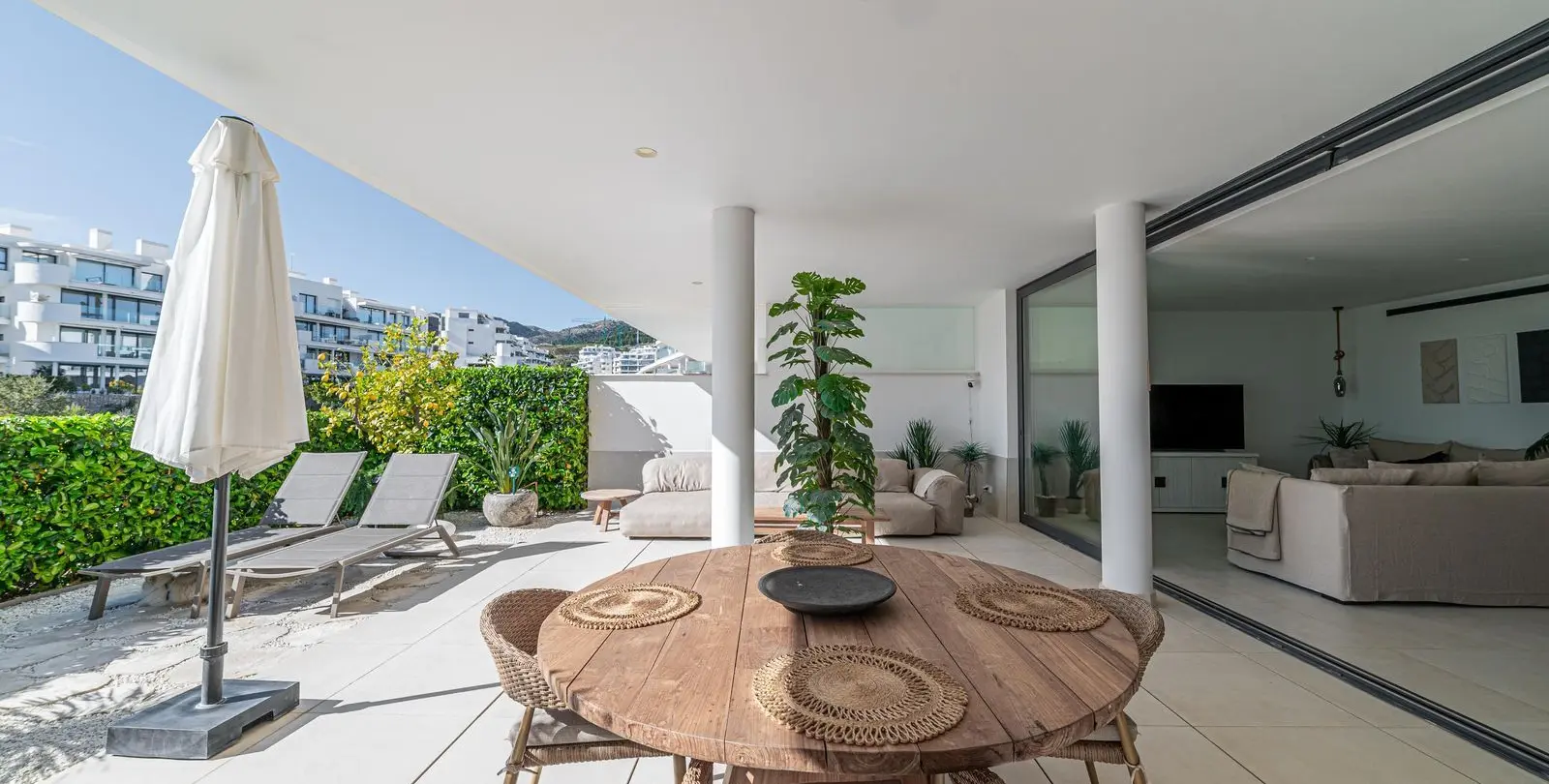 Venta de apartamento en planta baja en Higueron 10