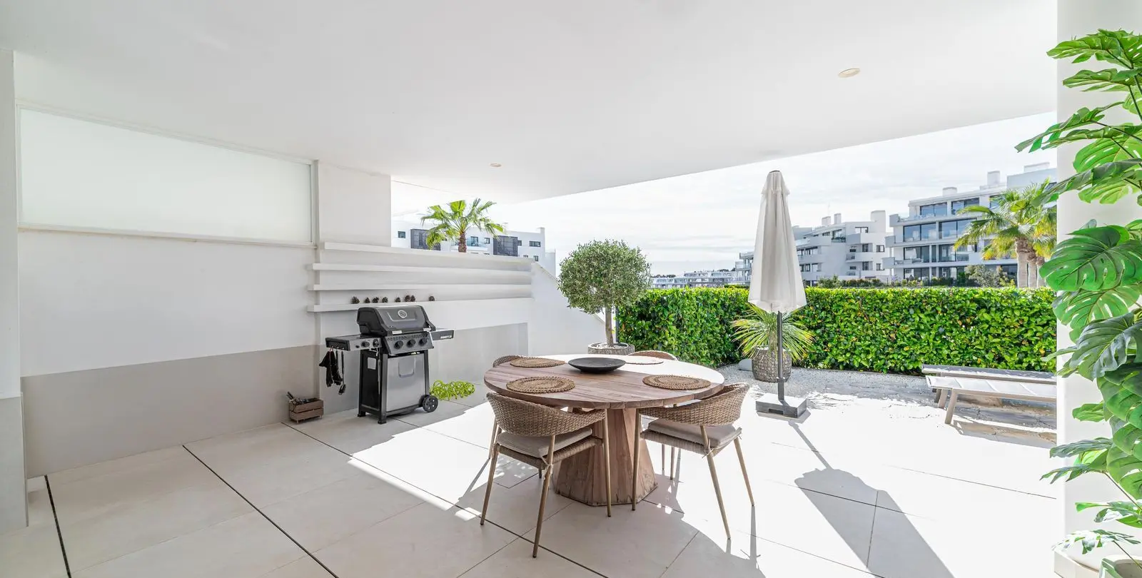 Venta de apartamento en planta baja en Higueron 11