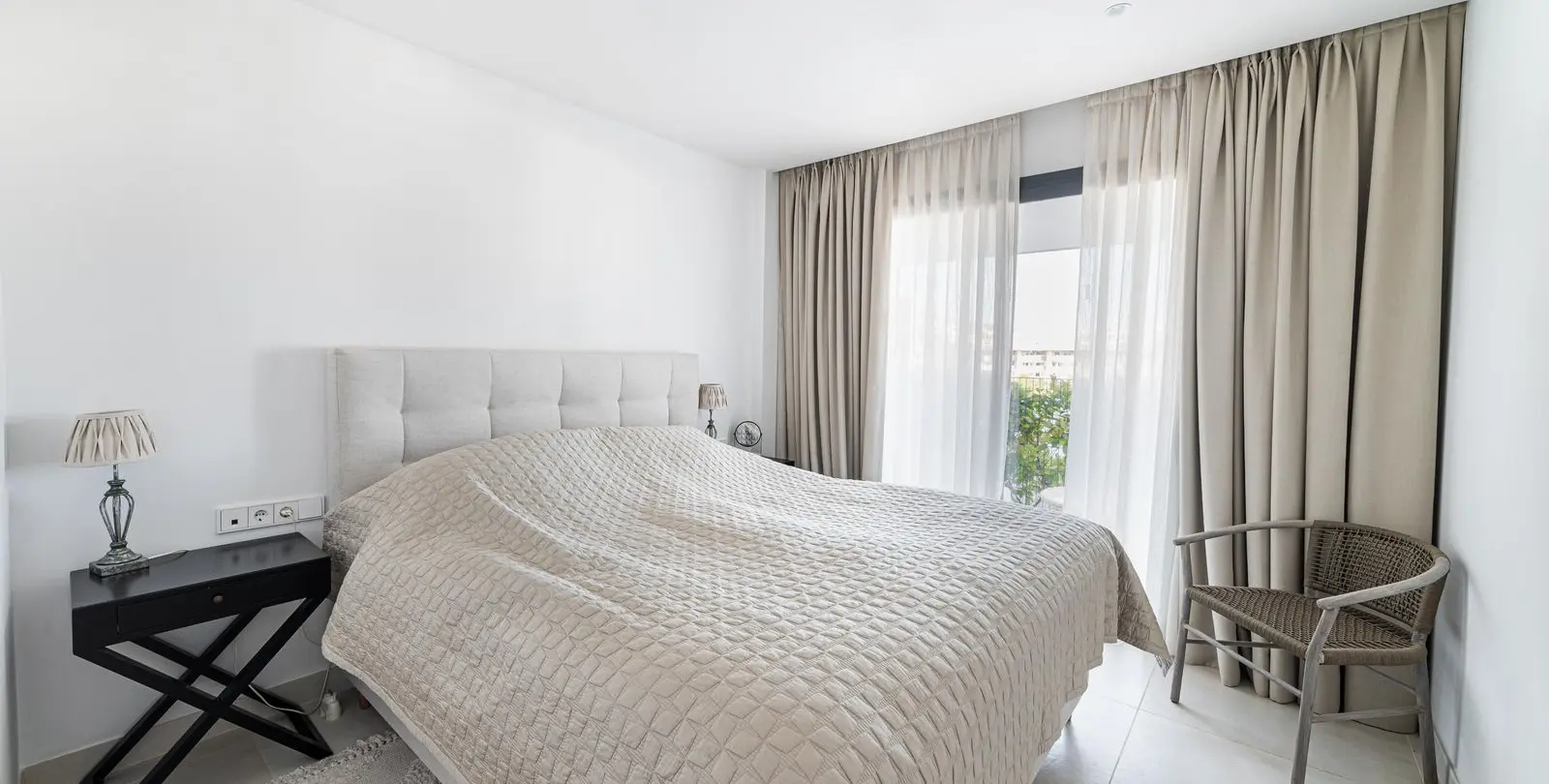 Venta de apartamento en planta baja en Higueron 13