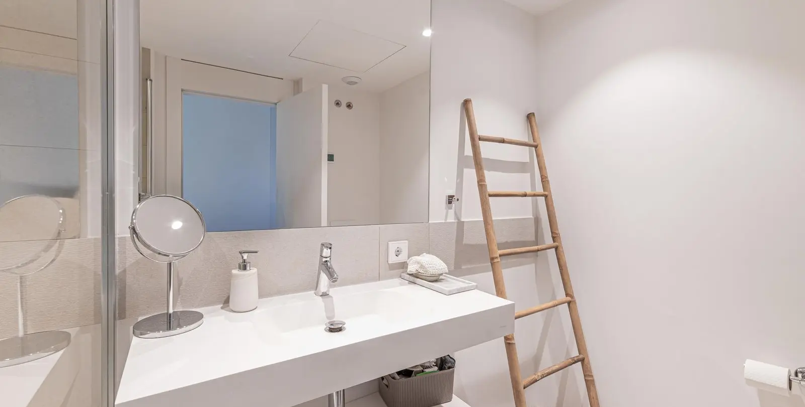Venta de apartamento en planta baja en Higueron 16