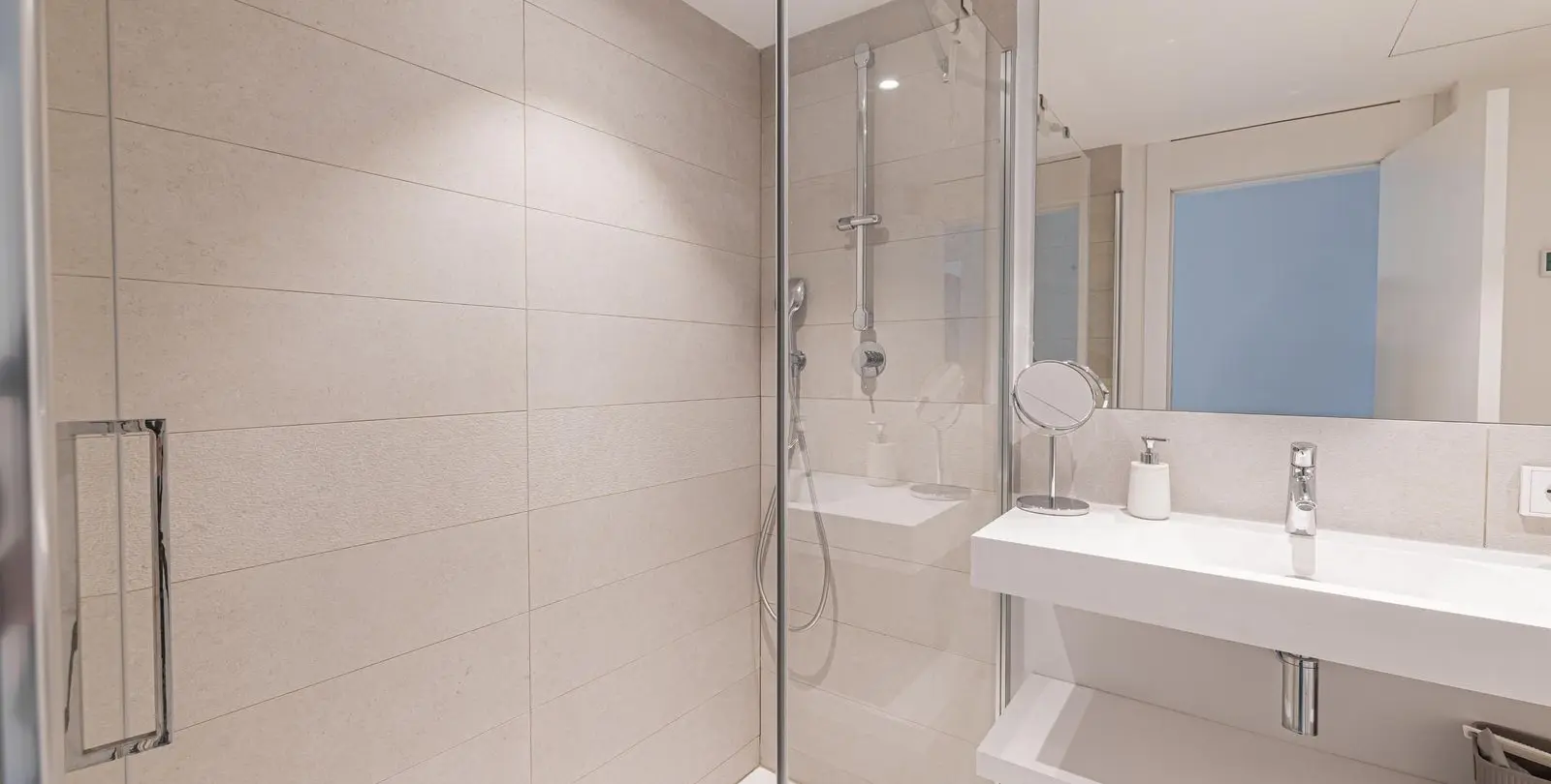 Venta de apartamento en planta baja en Higueron 21