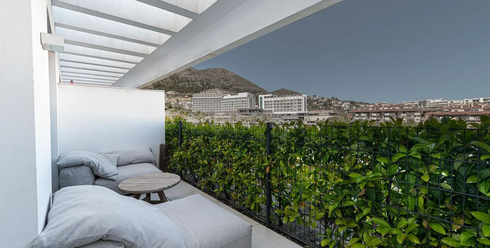 Venta de apartamento en planta baja en Higueron 23