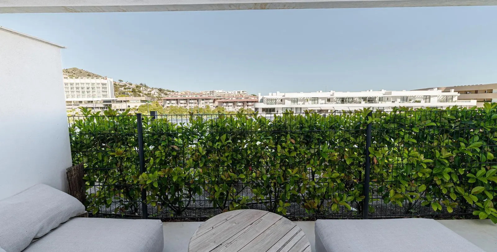 Venta de apartamento en planta baja en Higueron 24