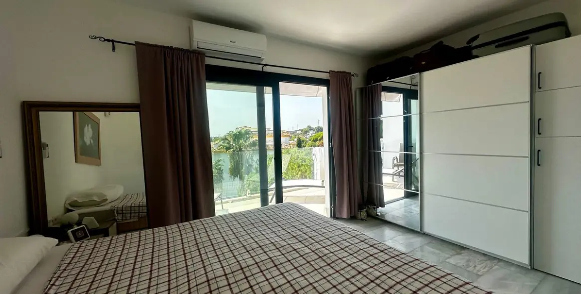 Sale of semi-detached house in Calahonda 14