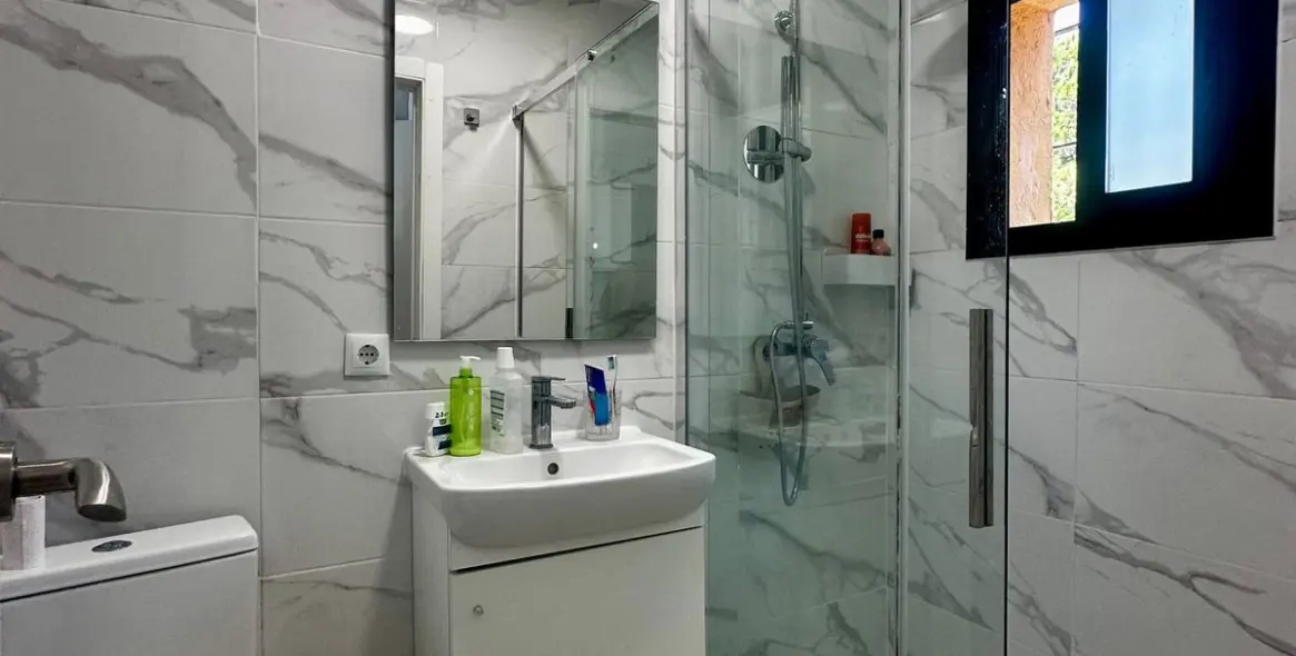 Sale of semi-detached house in Calahonda 15
