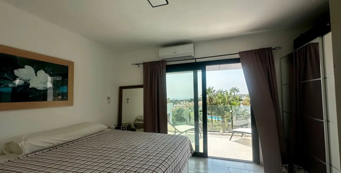 Sale of semi-detached house in Calahonda 19