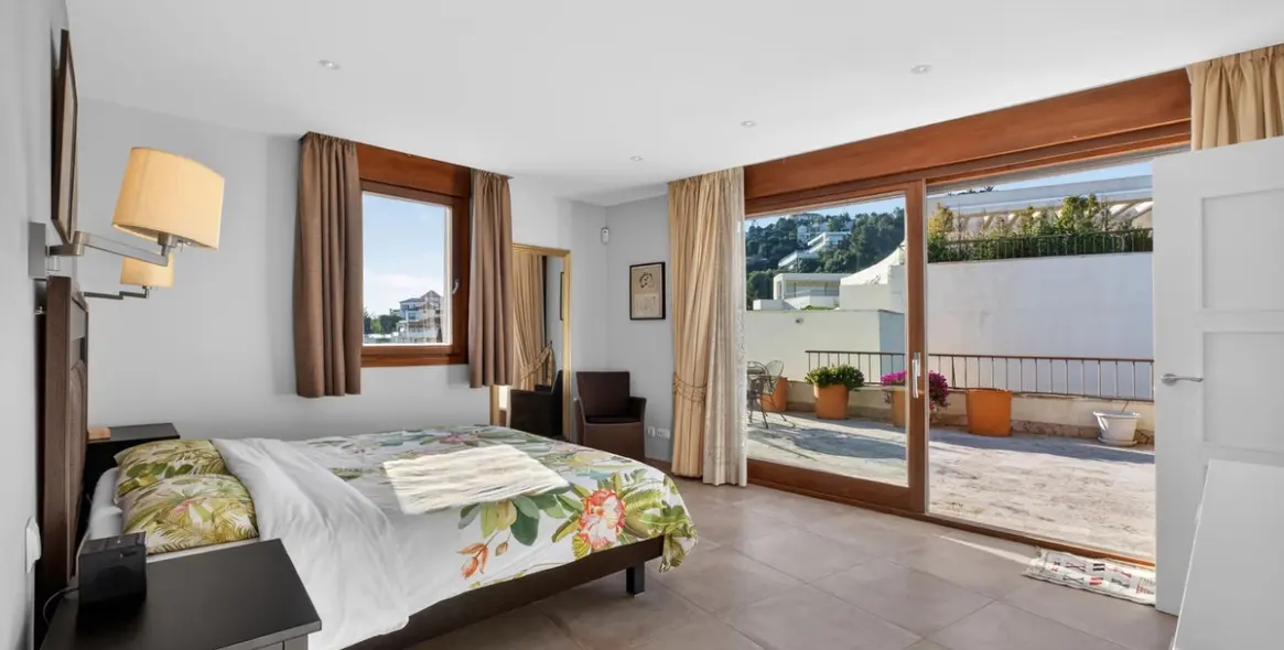 Продажа пентхауса в Altos de los Monteros 9