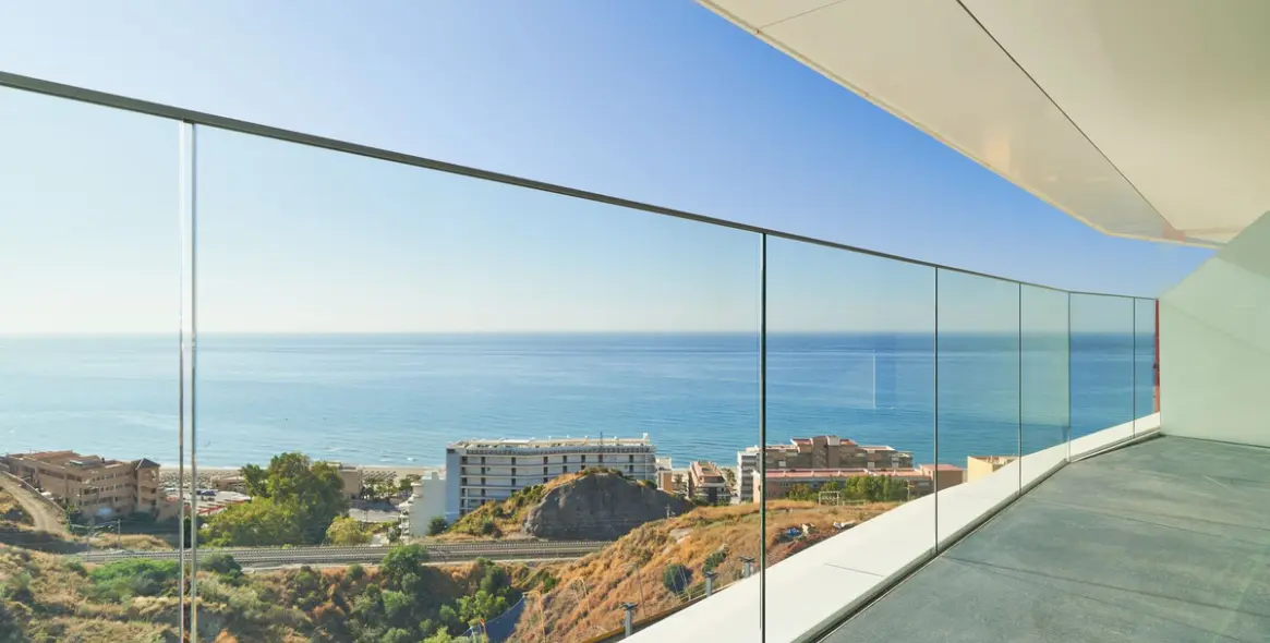 Sale of middle floor apartment in Fuengirola 8