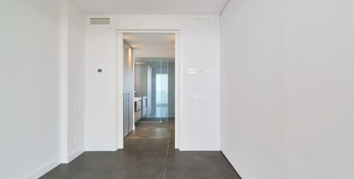 Sale of middle floor apartment in Fuengirola 15