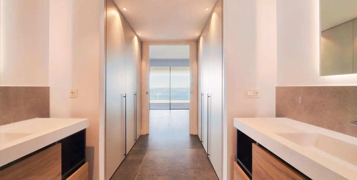 Sale of middle floor apartment in Fuengirola 18