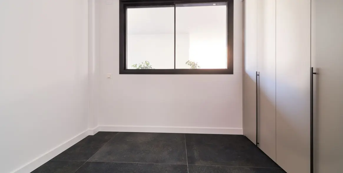 Sale of middle floor apartment in Fuengirola 21