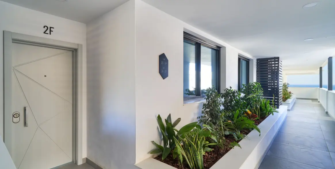 Sale of middle floor apartment in Fuengirola 25